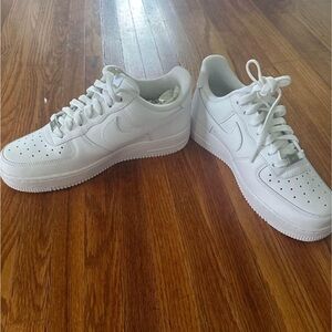 Brand New, never worn, womens 8.5 Nike Air Force 1 ‘07